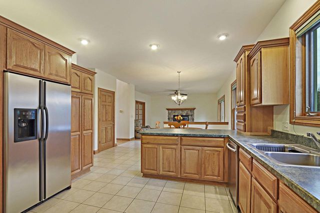 7004 286th AVENUE, Salem, WI 53168