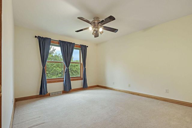 7004 286th AVENUE, Salem, WI 53168
