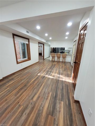 6495 Glenside CT, Gloucester, VA 23061