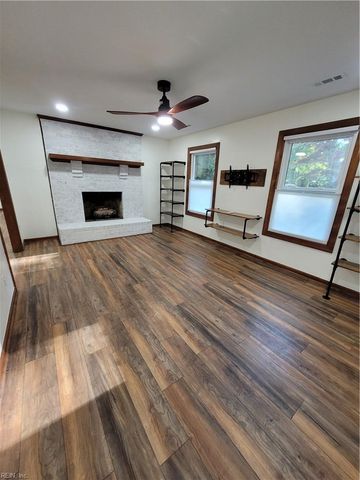 6495 Glenside CT, Gloucester, VA 23061