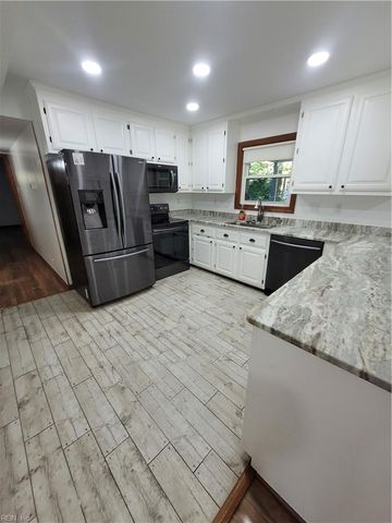 6495 Glenside CT, Gloucester, VA 23061