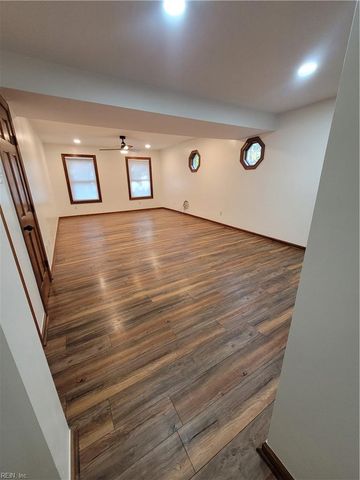 6495 Glenside CT, Gloucester, VA 23061