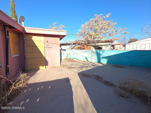1209 S Locust Street, Las Cruces, NM 88001