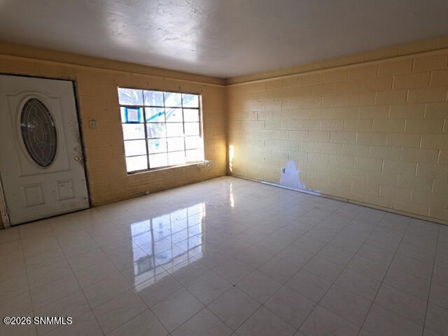 1209 S Locust Street, Las Cruces, NM 88001