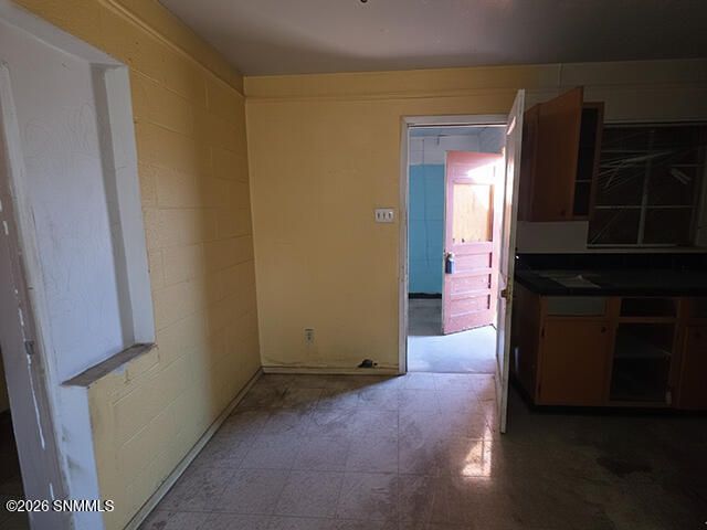 1209 S Locust Street, Las Cruces, NM 88001