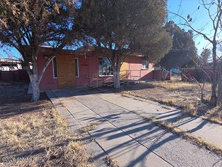 1209 S Locust Street, Las Cruces, NM 88001