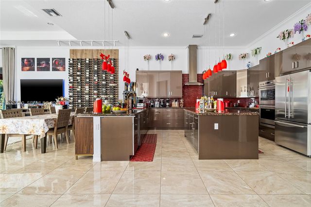 5703 N Sterling Ranch Drive, Davie, FL 33314