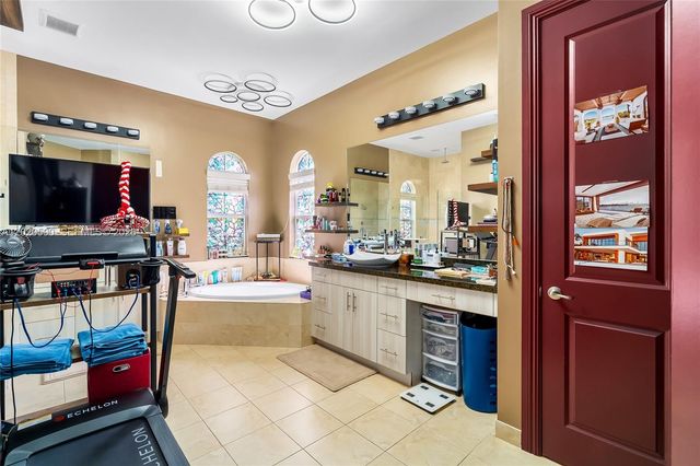 5703 N Sterling Ranch Drive, Davie, FL 33314