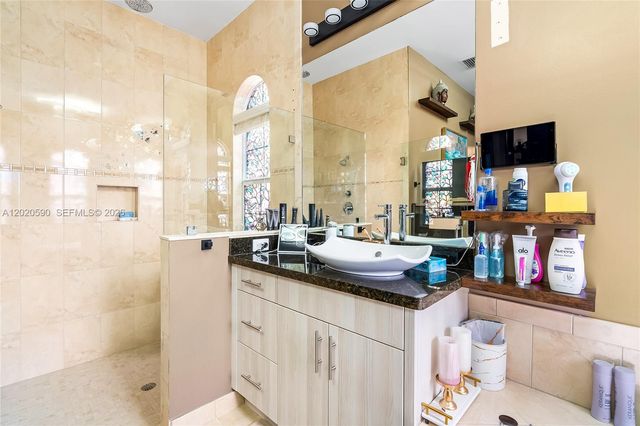 5703 N Sterling Ranch Drive, Davie, FL 33314