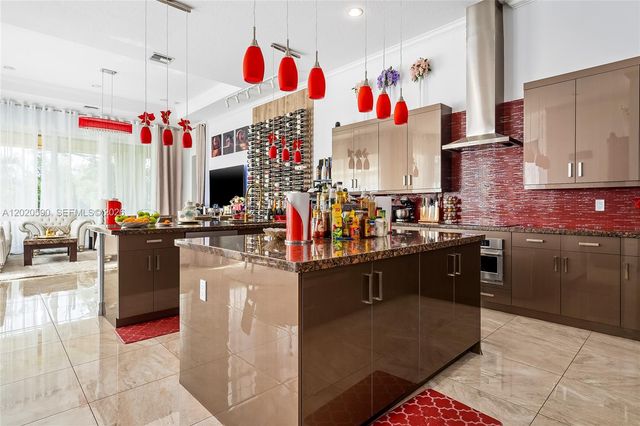 5703 N Sterling Ranch Drive, Davie, FL 33314