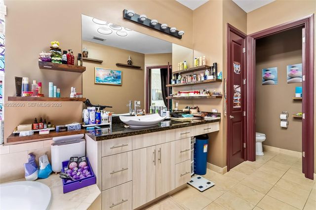 5703 N Sterling Ranch Drive, Davie, FL 33314