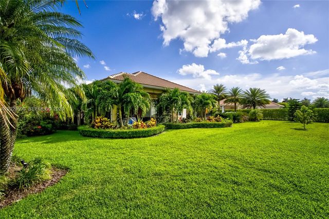 5703 N Sterling Ranch Drive, Davie, FL 33314
