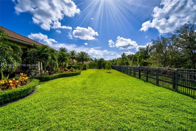5703 N Sterling Ranch Drive, Davie, FL 33314