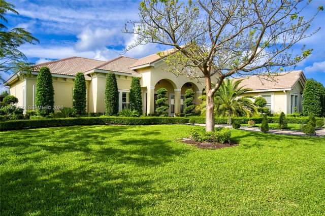 5703 N Sterling Ranch Drive, Davie, FL 33314