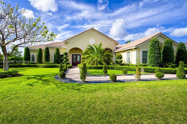 5703 N Sterling Ranch Drive, Davie, FL 33314