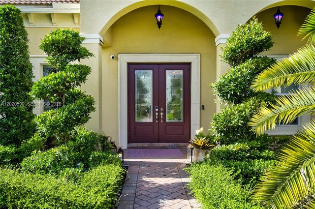 5703 N Sterling Ranch Drive, Davie, FL 33314