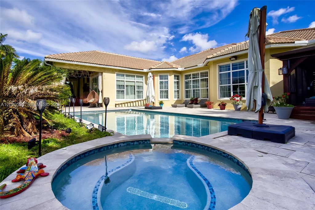 5703 N Sterling Ranch Drive, Davie, FL 33314