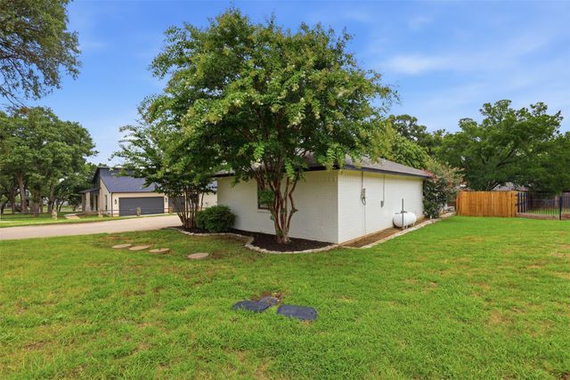 9705 Rosalie Court, Granbury, TX 76049
