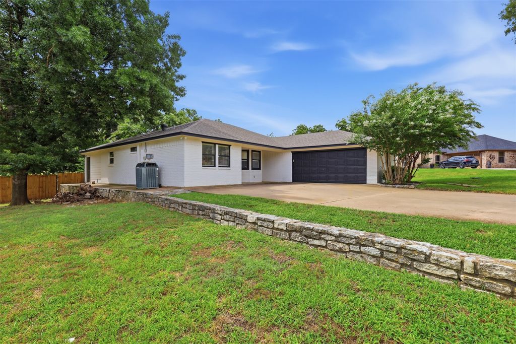 9705 Rosalie Court, Granbury, TX 76049