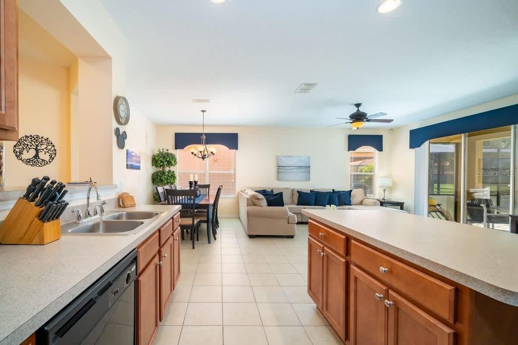 Image 9 of property listing at 950 MARCELLO BOULEVARD, Kissimmee, FL 34746