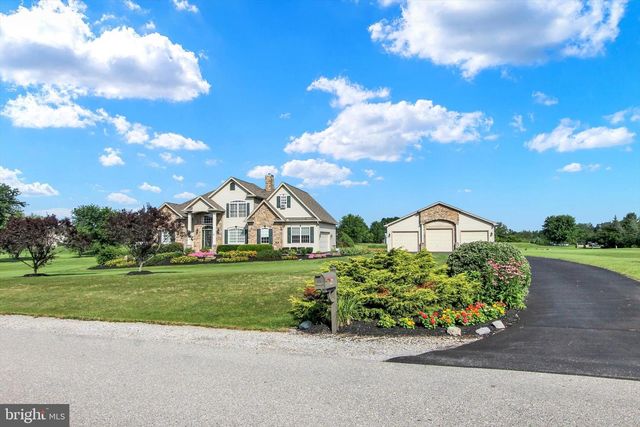 96 TYOAKA DR, Littlestown, PA 17340