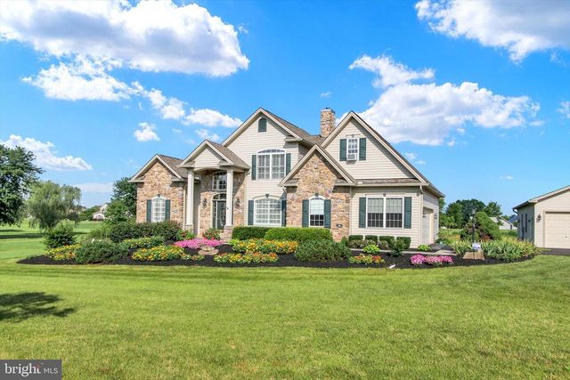 96 TYOAKA DR, Littlestown, PA 17340