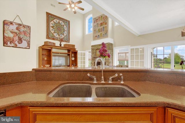 96 TYOAKA DR, Littlestown, PA 17340