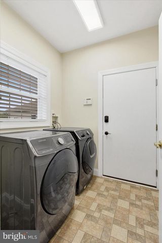 96 TYOAKA DR, Littlestown, PA 17340