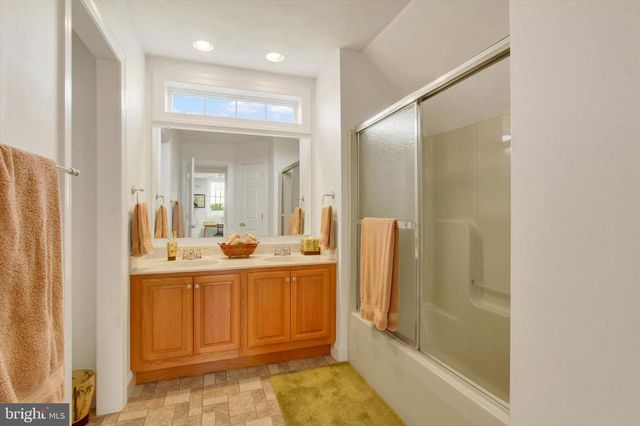 96 TYOAKA DR, Littlestown, PA 17340