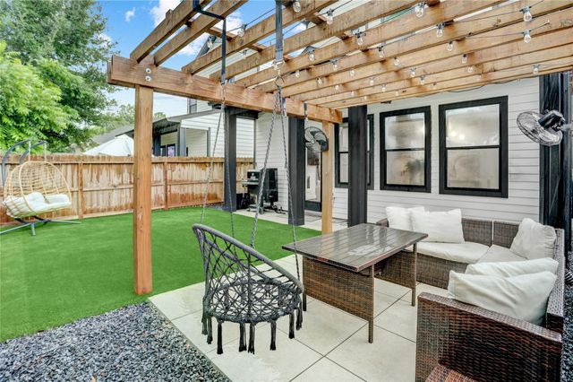 115 E 44th Street, Houston, TX 77018