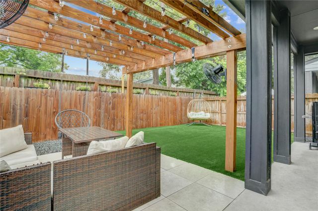 115 E 44th Street, Houston, TX 77018