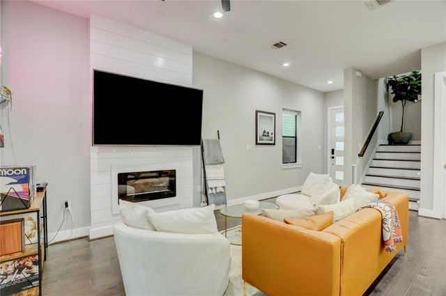 115 E 44th Street, Houston, TX 77018