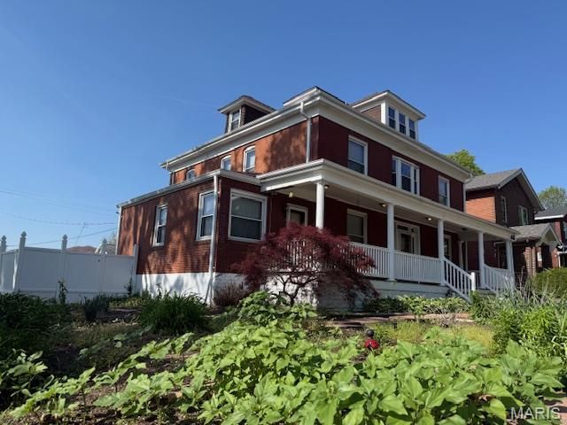 6120 Victoria Avenue, St Louis, MO 63139