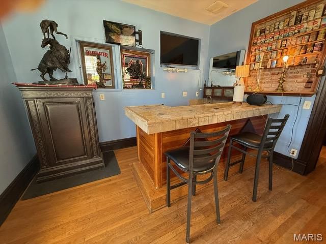 6120 Victoria Avenue, St Louis, MO 63139