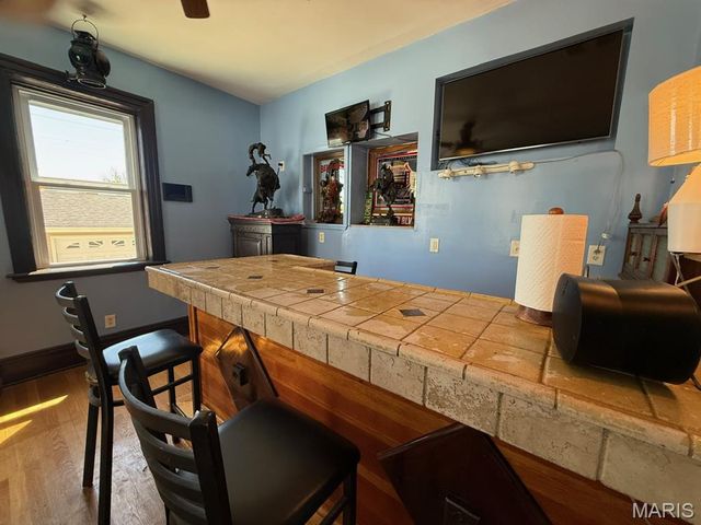 6120 Victoria Avenue, St Louis, MO 63139