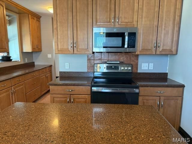 6120 Victoria Avenue, St Louis, MO 63139