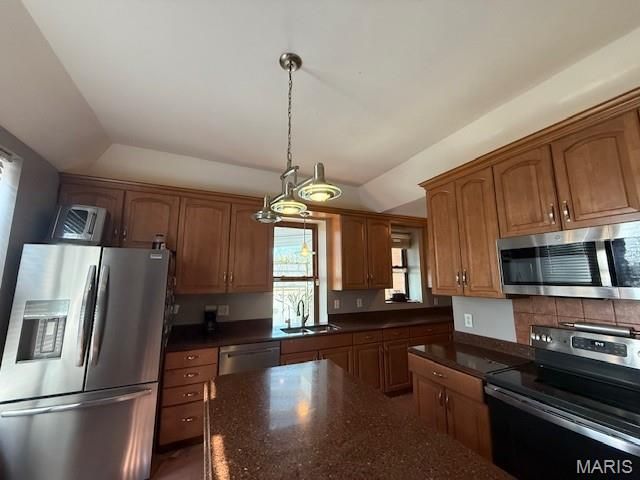 6120 Victoria Avenue, St Louis, MO 63139
