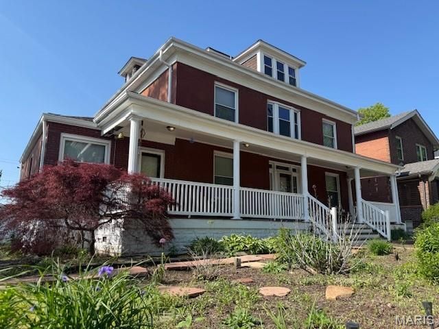 6120 Victoria Avenue, St Louis, MO 63139