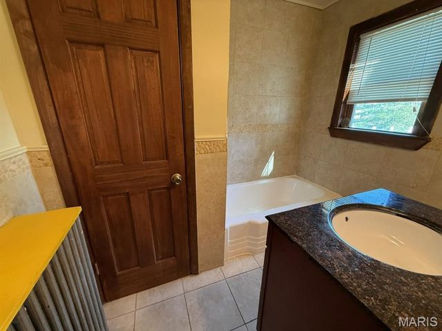 6120 Victoria Avenue, St Louis, MO 63139