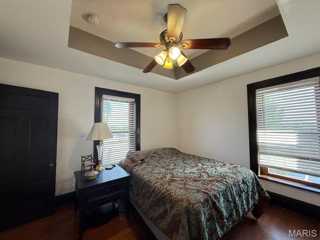 6120 Victoria Avenue, St Louis, MO 63139