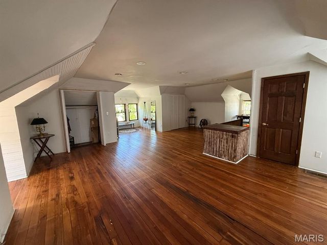 6120 Victoria Avenue, St Louis, MO 63139