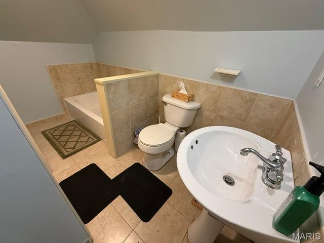 6120 Victoria Avenue, St Louis, MO 63139