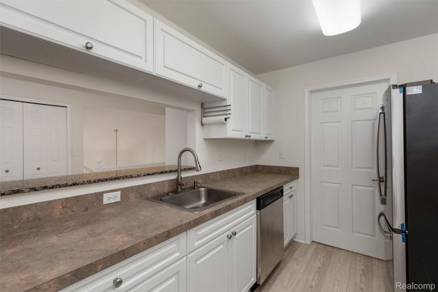 3462 Tremonte Cir N, Oakland Charter Township, MI 48306