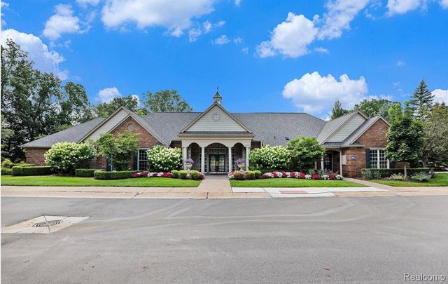 3462 Tremonte Cir N, Oakland Charter Township, MI 48306