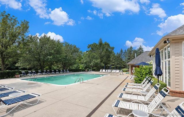 3462 Tremonte Cir N, Oakland Charter Township, MI 48306