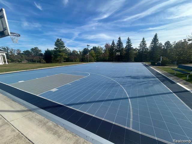 3462 Tremonte Cir N, Oakland Charter Township, MI 48306