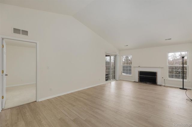 3462 Tremonte Cir N, Oakland Charter Township, MI 48306