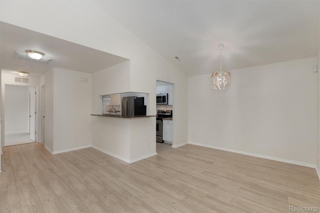 3462 Tremonte Cir N, Oakland Charter Township, MI 48306