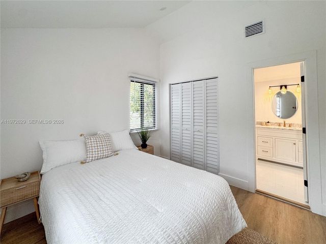 1035 NW 64th St, Miami, FL 33150