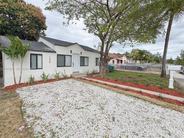 1035 NW 64th St, Miami, FL 33150